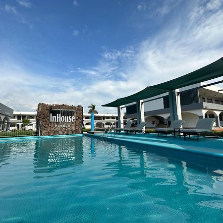 ホテル Inhouse Obregon Ciudad Obregón エクステリア 写真