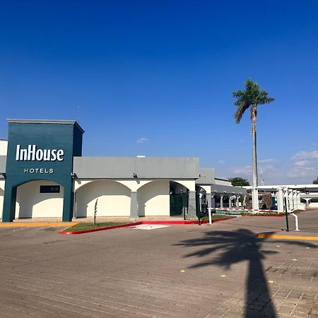 ホテル Inhouse Obregon Ciudad Obregón エクステリア 写真