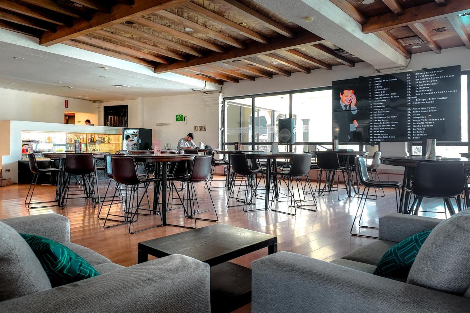 ホテル Inhouse Obregon Ciudad Obregón エクステリア 写真