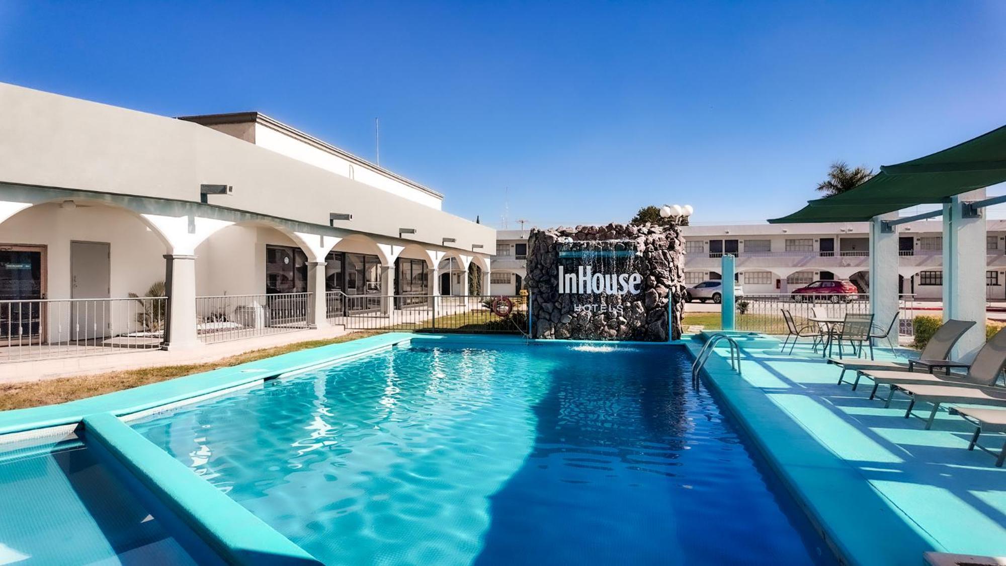 ホテル Inhouse Obregon Ciudad Obregón エクステリア 写真