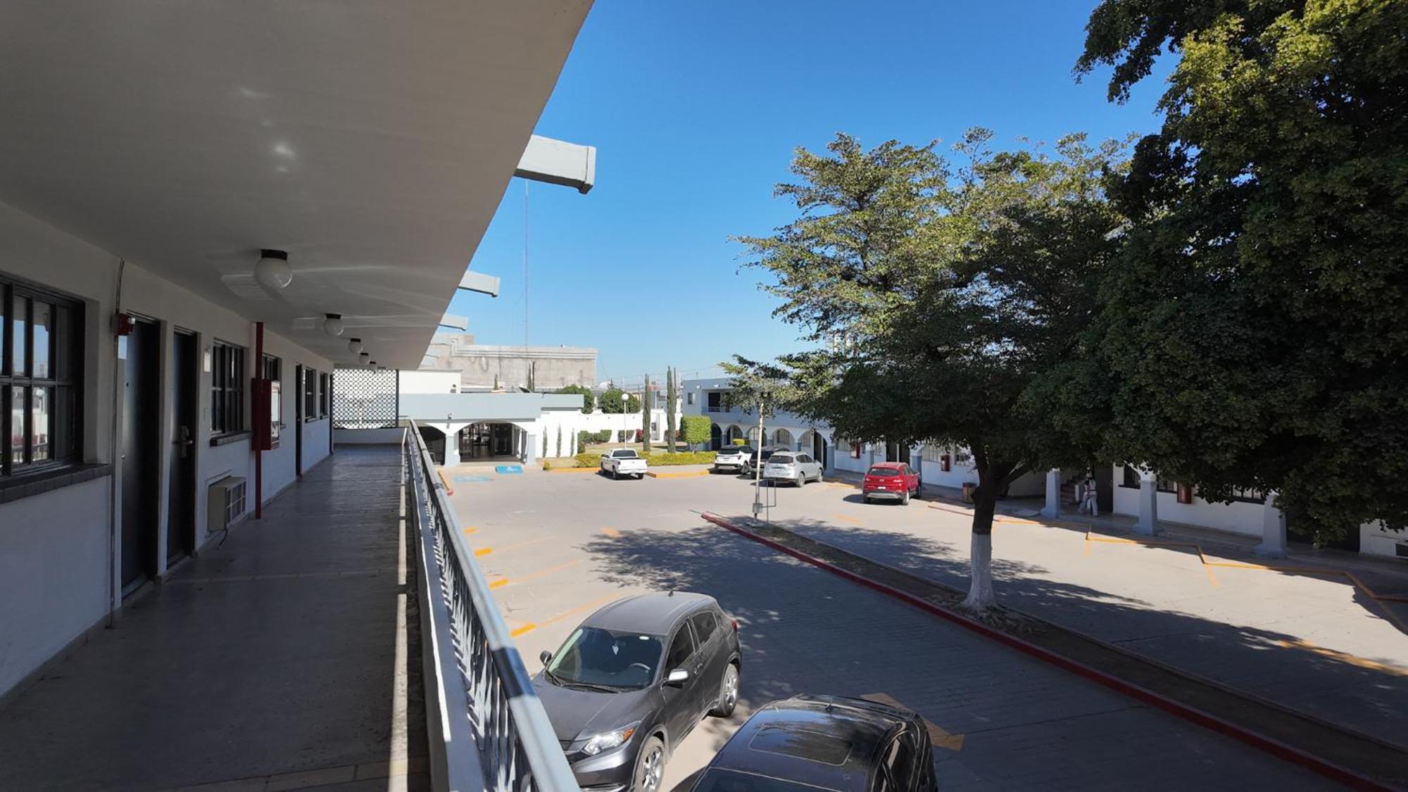 ホテル Inhouse Obregon Ciudad Obregón エクステリア 写真